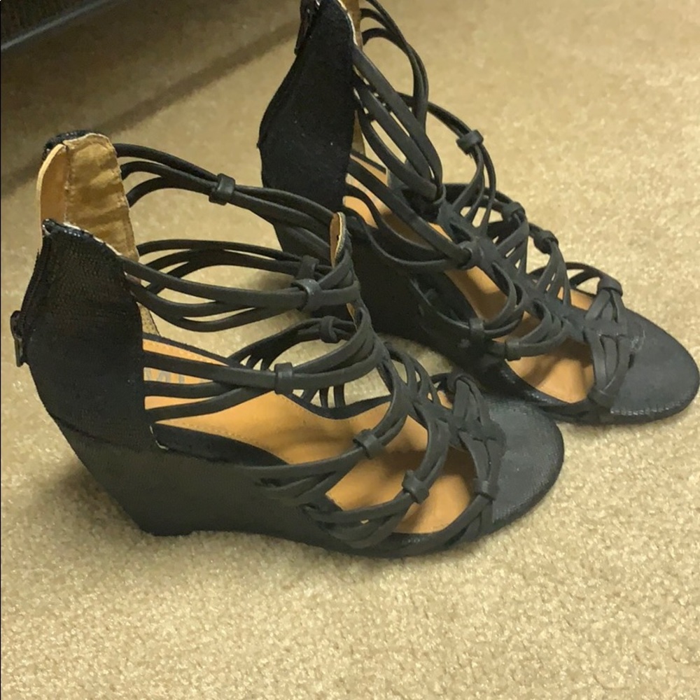 Black Mia wedges